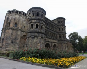 Simbol grada Triera su starorimska gradska vrata Porta Nigra i najbolja su očuvana takva vrata na svijetu