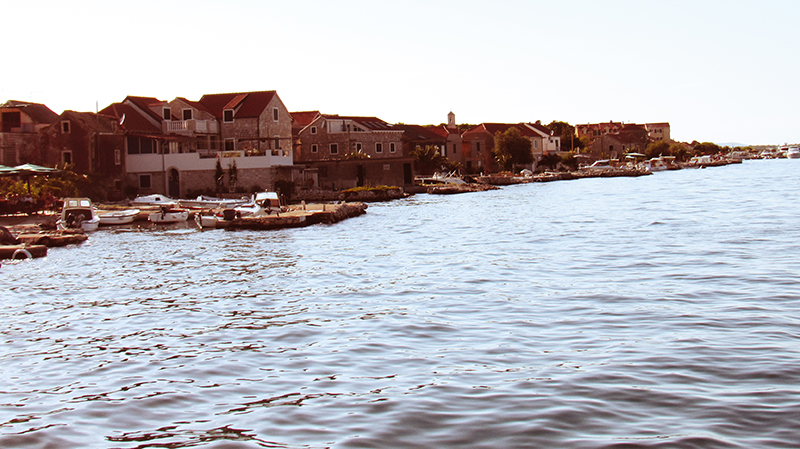 KRAPANJ – najniži otok na Jadranu, hrvatska Venecija