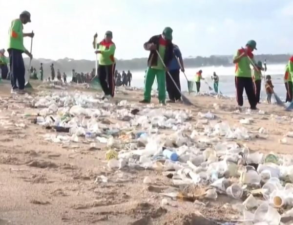 Plaže Balija prekrivene plastikom