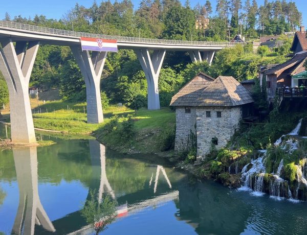 Otkrijte čarobne Rastoke i Slunj – Skriveni dragulj nadomak Zagreba